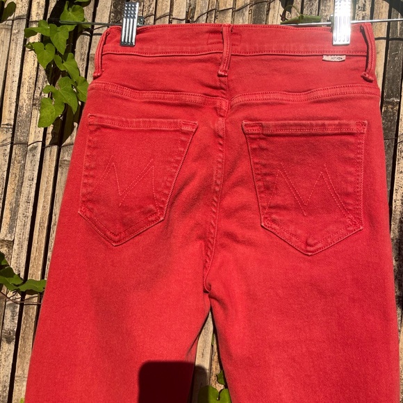 MOTHER Insider Crop Step Fray in
Second Chance, Red sz 24 - Picture 6 of 12